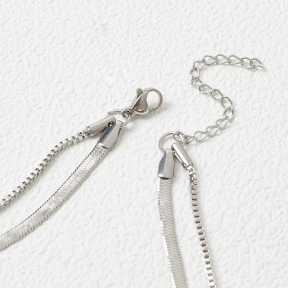 ❀ Elegant Premium Silver Layered Chain Snake Necklace - Picture 5 of 8